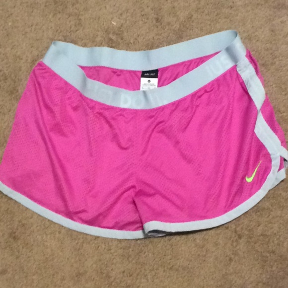 Nike dri-fit reflective shorts pink - XL - Picture 2 of 7